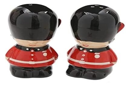 Puckator Novelty Official Della Guardia Real Ceramic Salt and Pepper Shakers